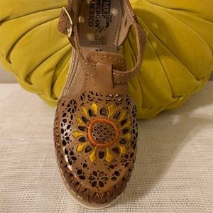 Memory form huaraches style